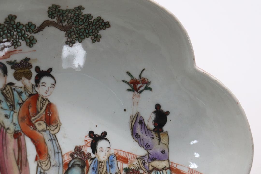 ※中国　大清康熙年製銘　美人紋高足花口皿　送料込み0814