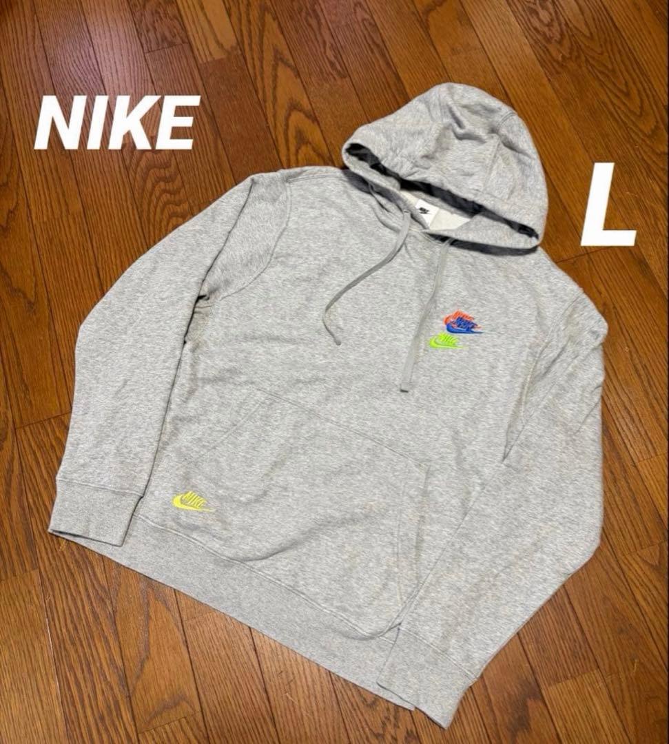 美品 ナイキ エッセンシャル ランダムスウッシュ パーカー グレー ブラック
