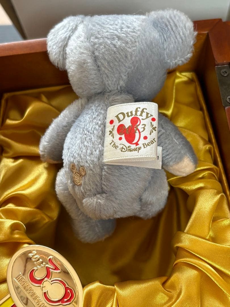 超激レア❣️未使用保管❣️ダッフィー30周年記念 木箱入りぬいぐるみ 元箱あり