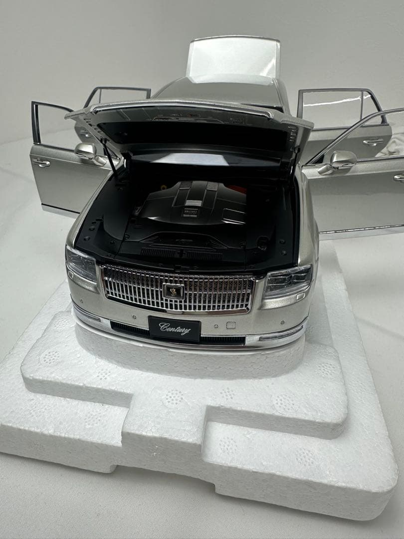 【極美品】LCD 1/18トヨタセンチュリーシルバー ダイキャスト フル開閉完品