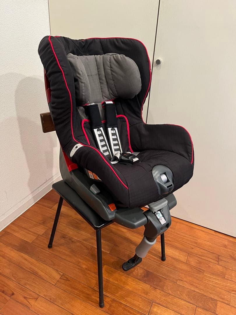 ポルシェ チャイルドシート（ISOFIX規格対応） 新 発売