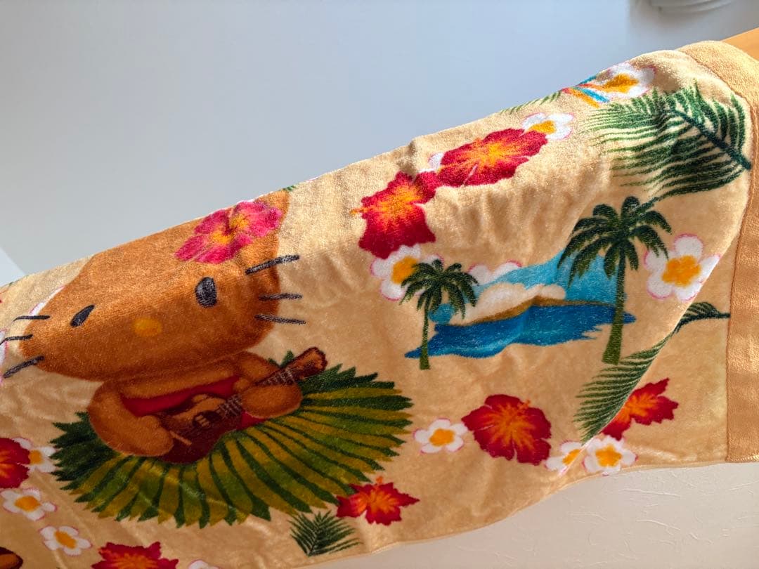 レア！ハローキティ　キティ&ダニエル　日焼け　ビッグバスタオル　ビーチタオル