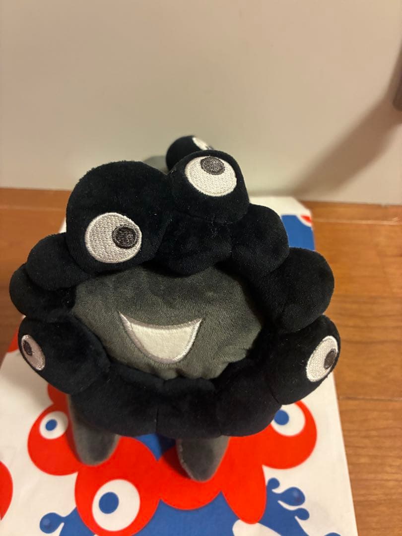 黒ミャクミャク 這い型 ぬいぐるみ M 黒