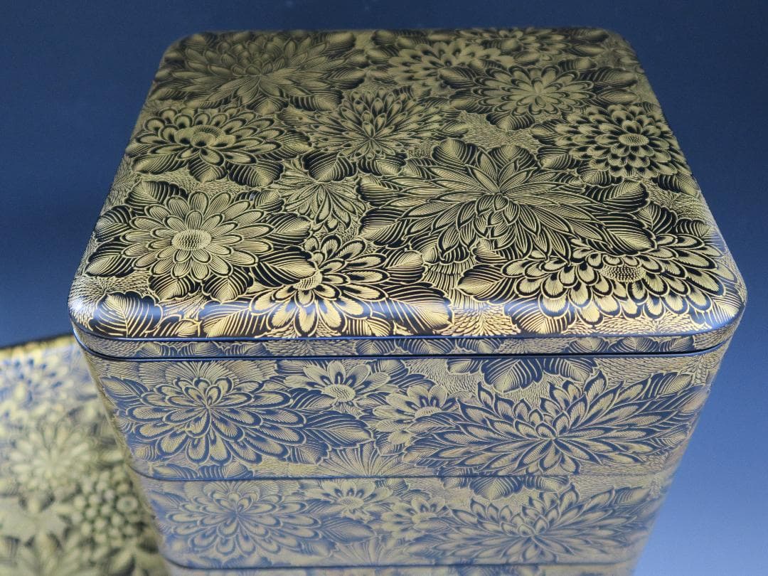 【輪島塗】極上総菊詰沈金 五段重箱 内朱塗 隅丸 蓋二枚 蓋横菊彫 天然木 共箱