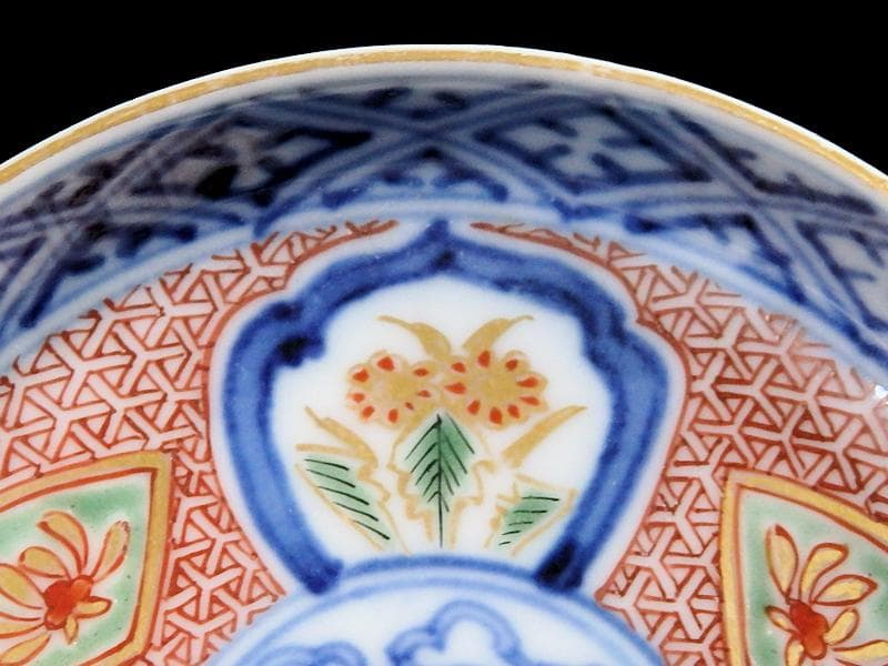 大聖寺伊万里　金襴手　毘沙門亀甲紋に花の図　豆皿　D497AS-CTf