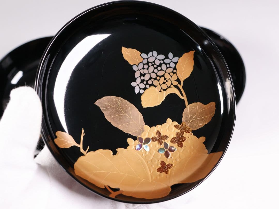 MB188】天然木漆塗 紫陽花と葵 金蒔絵 螺鈿入 黒塗 煮物椀 二客 昭和期