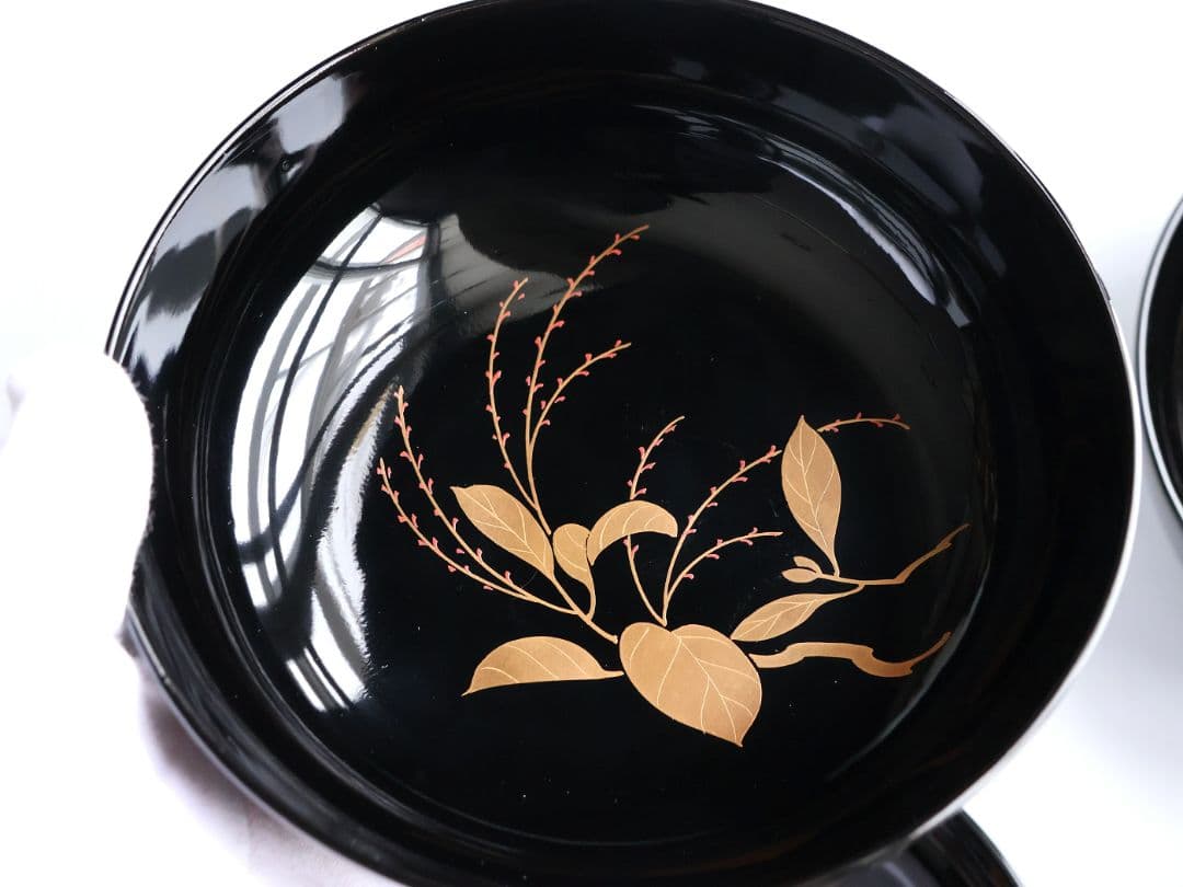 MB188】天然木漆塗 紫陽花と葵 金蒔絵 螺鈿入 黒塗 煮物椀 二客 昭和期