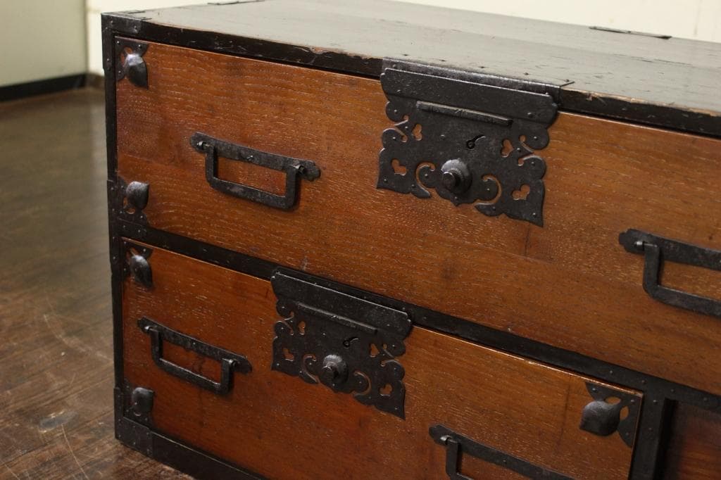 栗の木 使いこまれた風合いが良い時代箪笥 収納/古家具/明治/