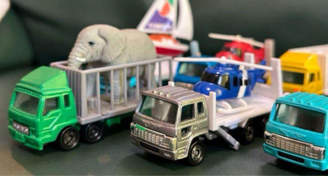 トミカ ゆかいなトレーラーセットなど 9台セット