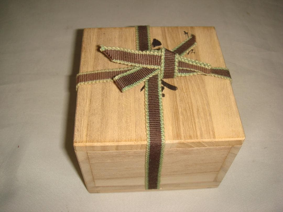 ひろちゃん！！　日展作家　九谷焼　北村隆作　絵馬型干支巳香合　美品！！