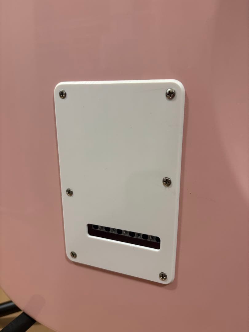 ピンク ストラトキャスター ギターケース ピック付き