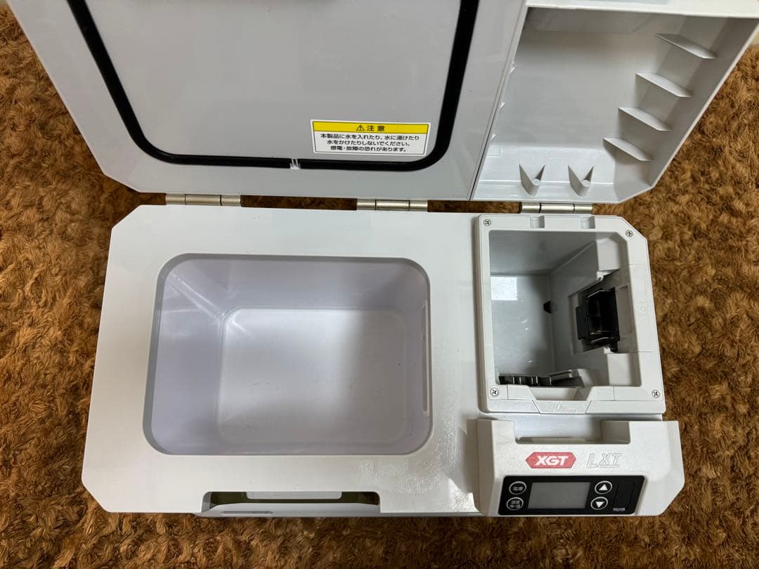 マキタ　充電式保冷温庫　 CW003G 7L