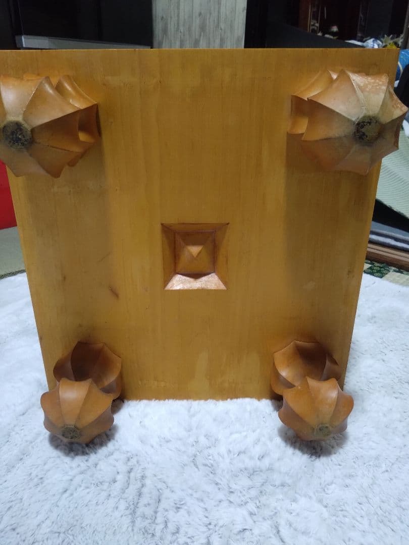 d*3様 国産本榧　碁盤　8寸　足つき　ヘソあり