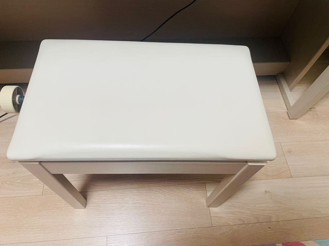 ヤマハ デジタルピアノ クラビノー CLP-645WA 椅子とメトロノーム