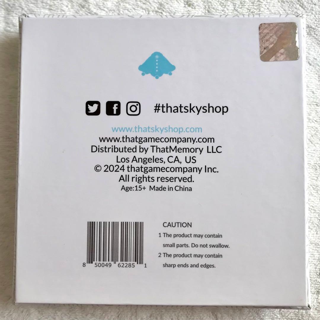 sky ピンバッジ 聖なる雪花ケープ - メルカリ