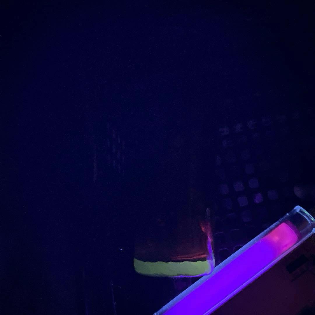 骨董 時代 希少金赤ガラス モールガラス調 流線型ピルスナー