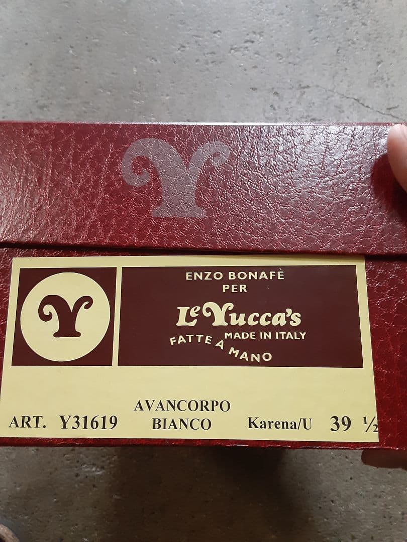 サ*ロ様 レユッカス karena/u 39.5 白系