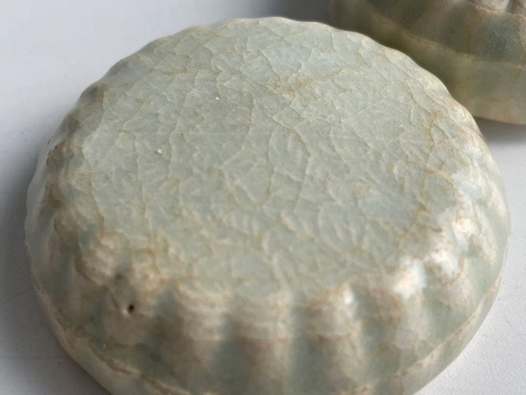 茶道具　骨董　アンティーク　影青香合　青白磁　影青　宋代　宋磁　菊香合