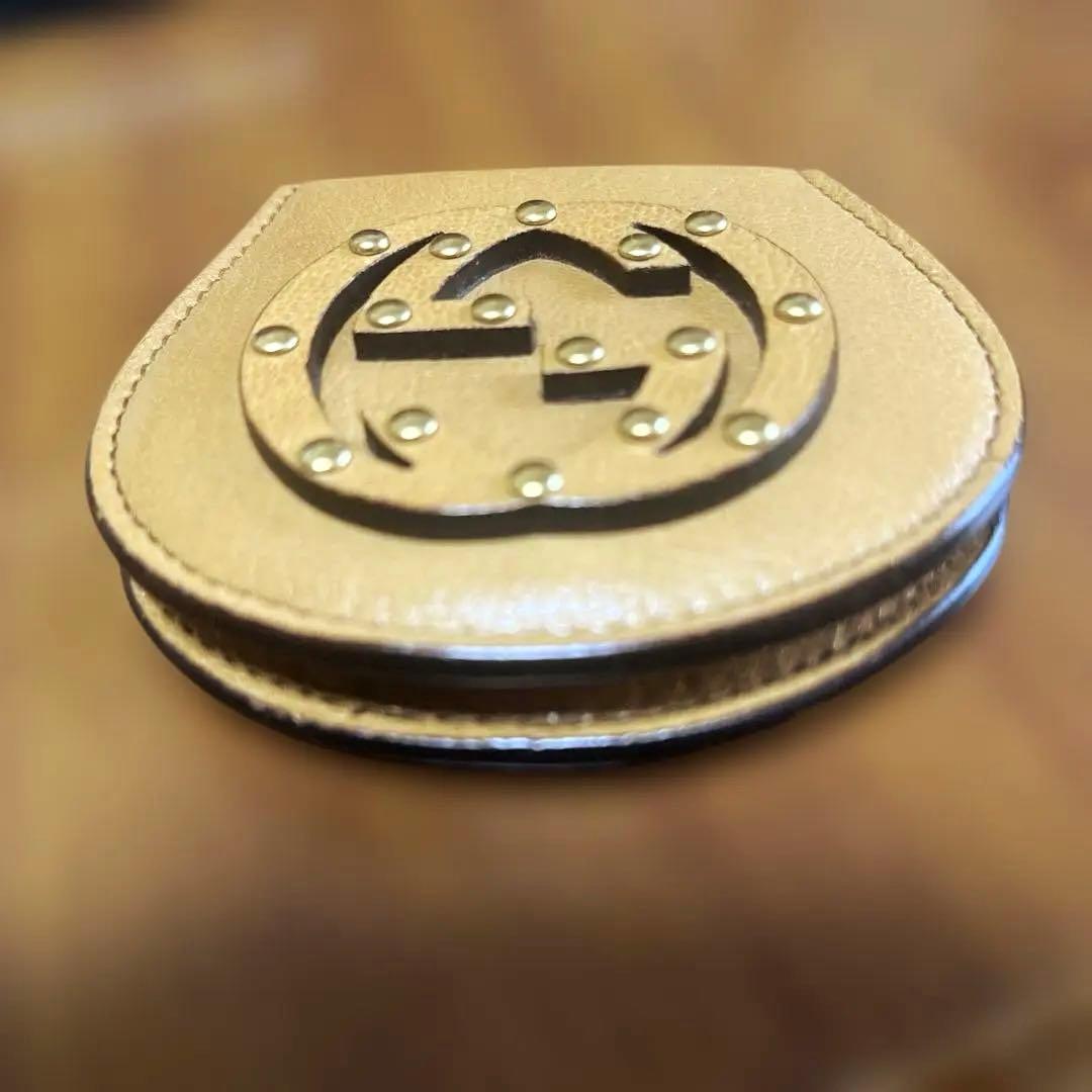 Gucci ベージュ ケース GGロゴ