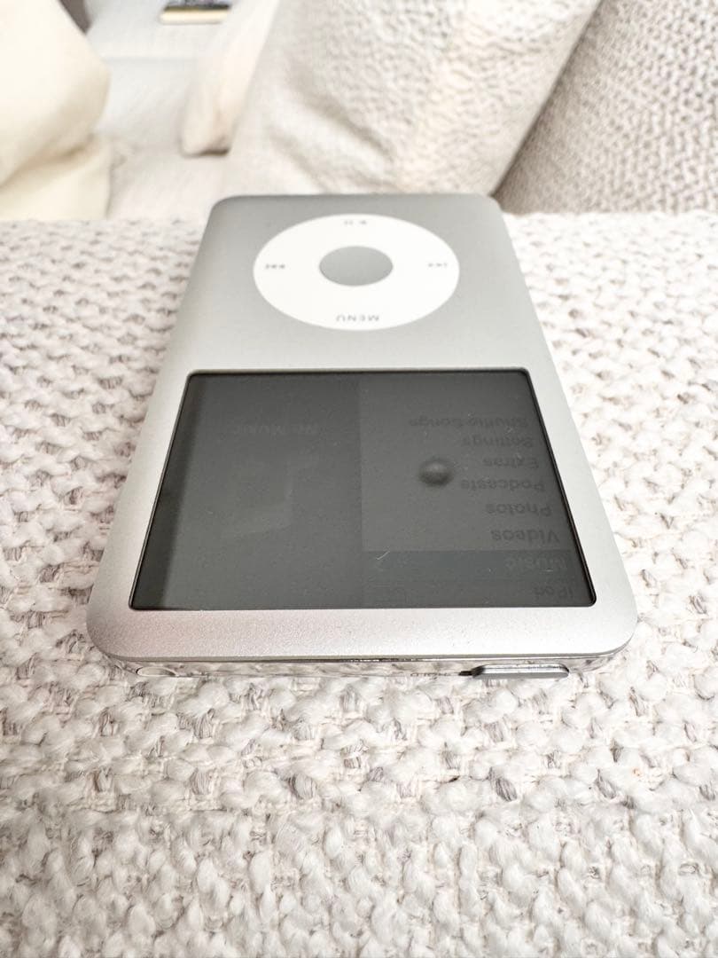 極美品 iPod classic A1238 120GB 新品電池 箱付 - メルカリ