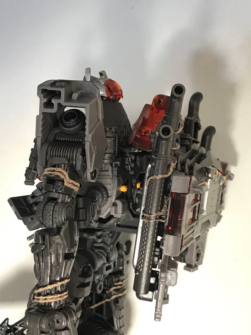 トランスフォーマー　スカージ　SS-109 ビースト覚醒 スタジオシリーズ