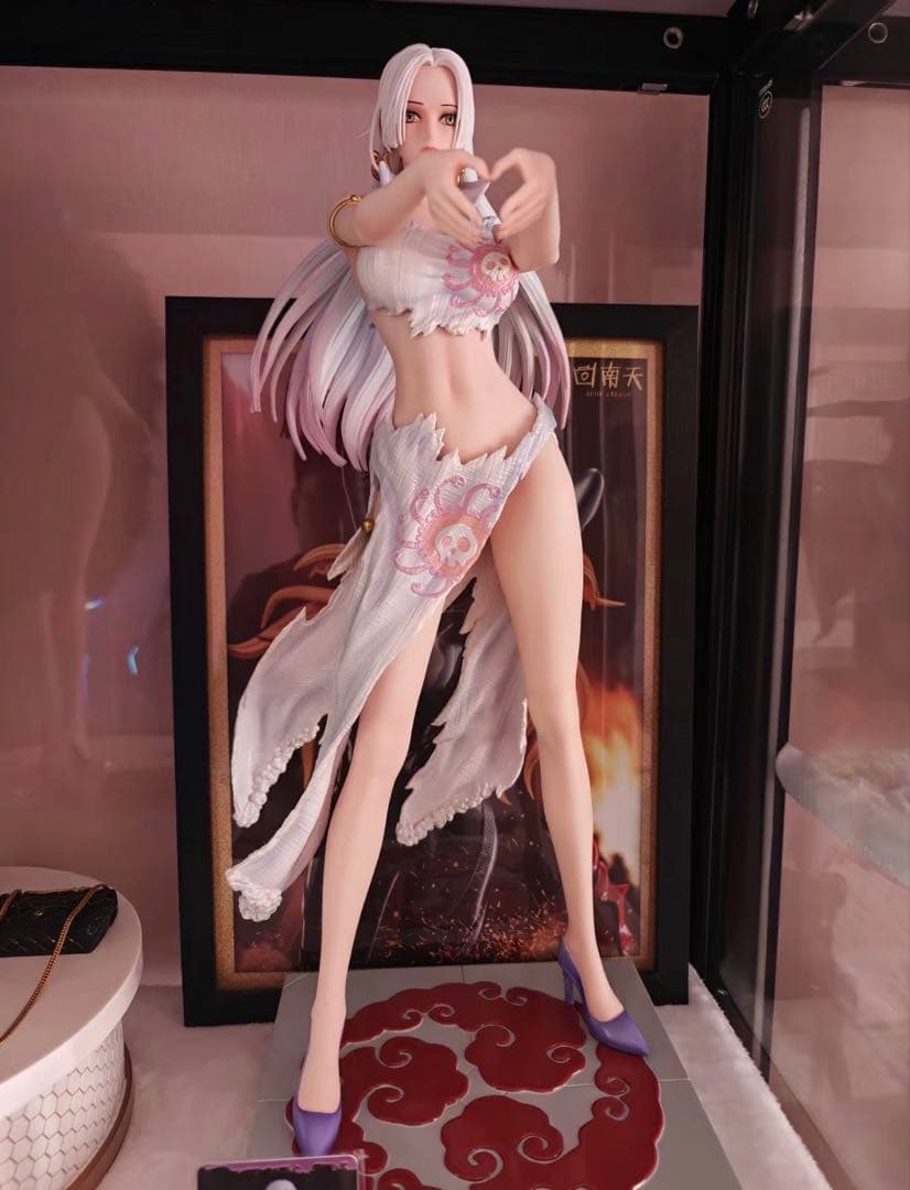 ONEPIECE ワンピース 海賊女帝 ボア ハンコック フィギュア