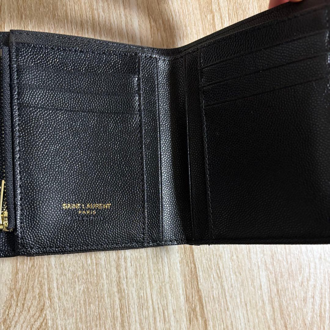 Yves Saint Laurent イブサンローラン カサンドラ 三つ折り財布