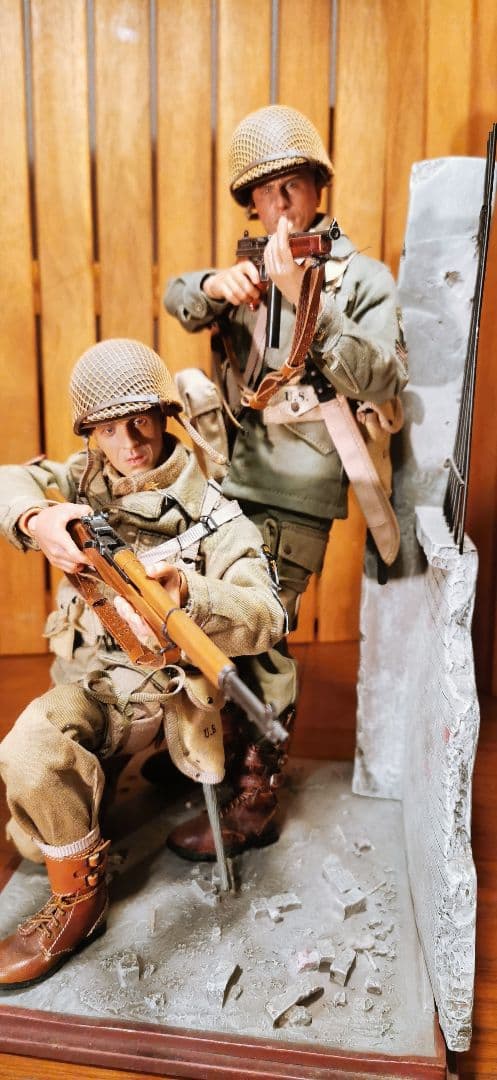 1/6 アメリカ軍空挺部隊 フィギュア2体セット ベース台座付き ドラゴン