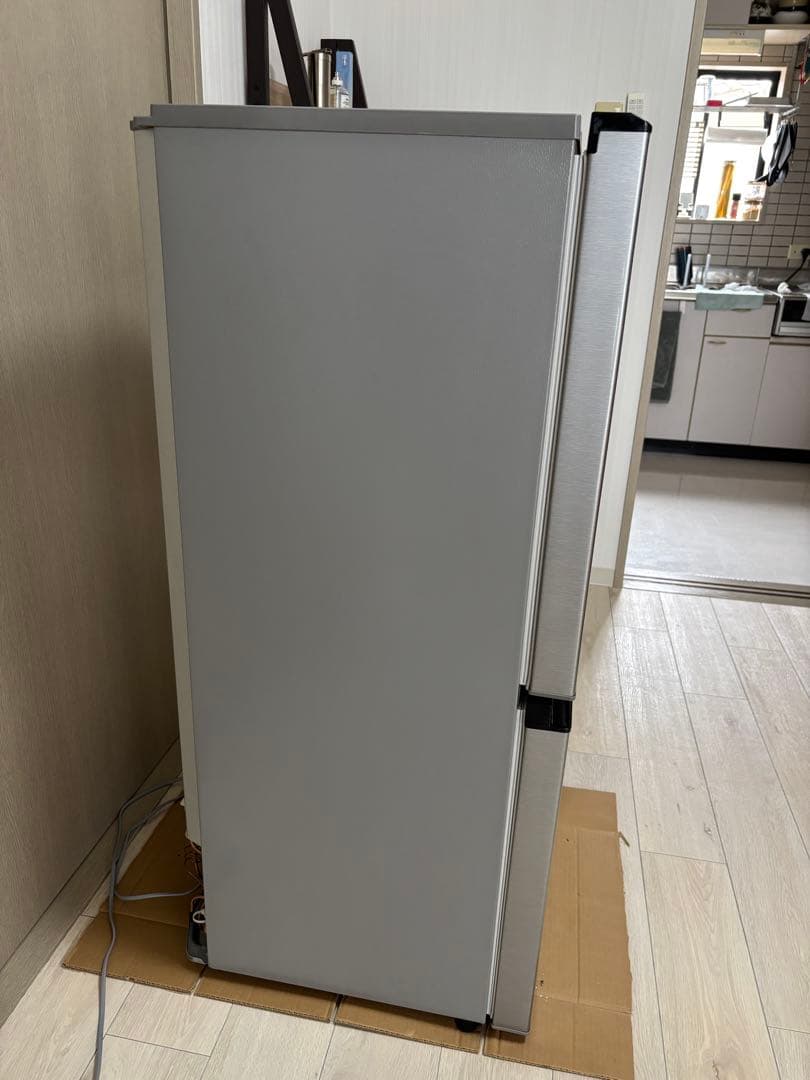 シルバー冷蔵庫 コンパクト 冷凍庫付き