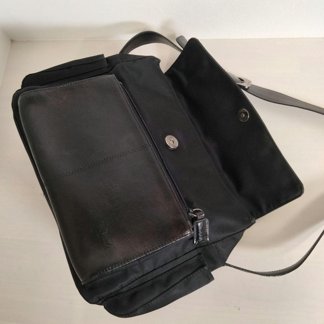 マックスマーラ ショルダーバッグ フラップ ロゴ刻印 ナイロン レザー ブラック