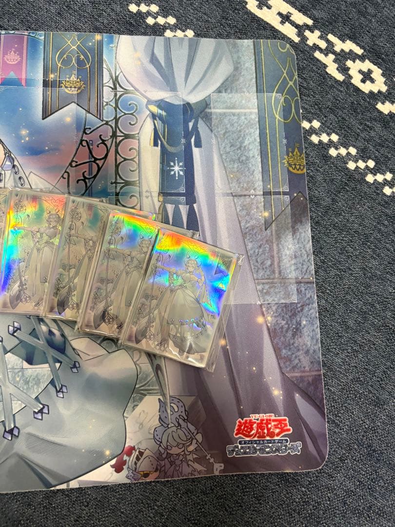 遊戯王　白銀の城のラビュリンス プレイマット　スリーブ