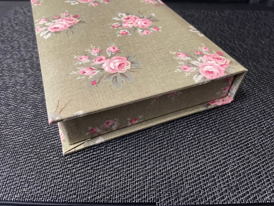 こうの早苗 カルトナージュBox　使用中の糸27個のセット