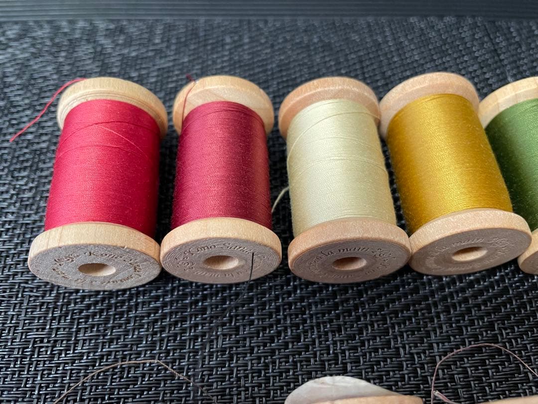 こうの早苗 カルトナージュBox　使用中の糸27個のセット