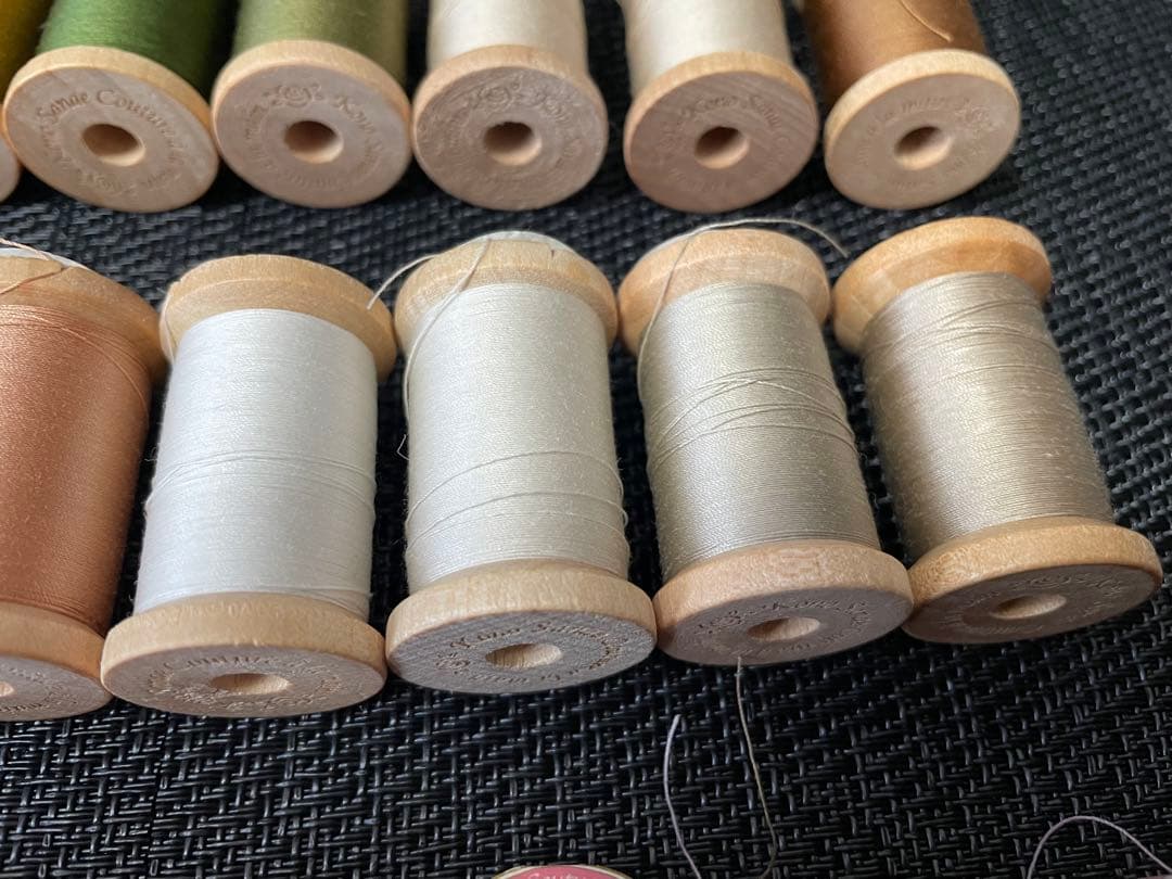 こうの早苗 カルトナージュBox　使用中の糸27個のセット