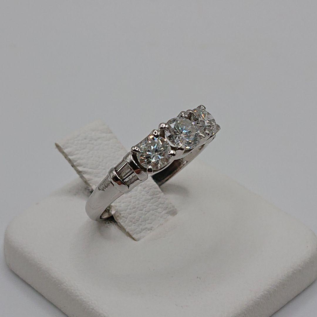 tacoable1カラット3粒天然ダイヤモンドリング テーパー付Pt900