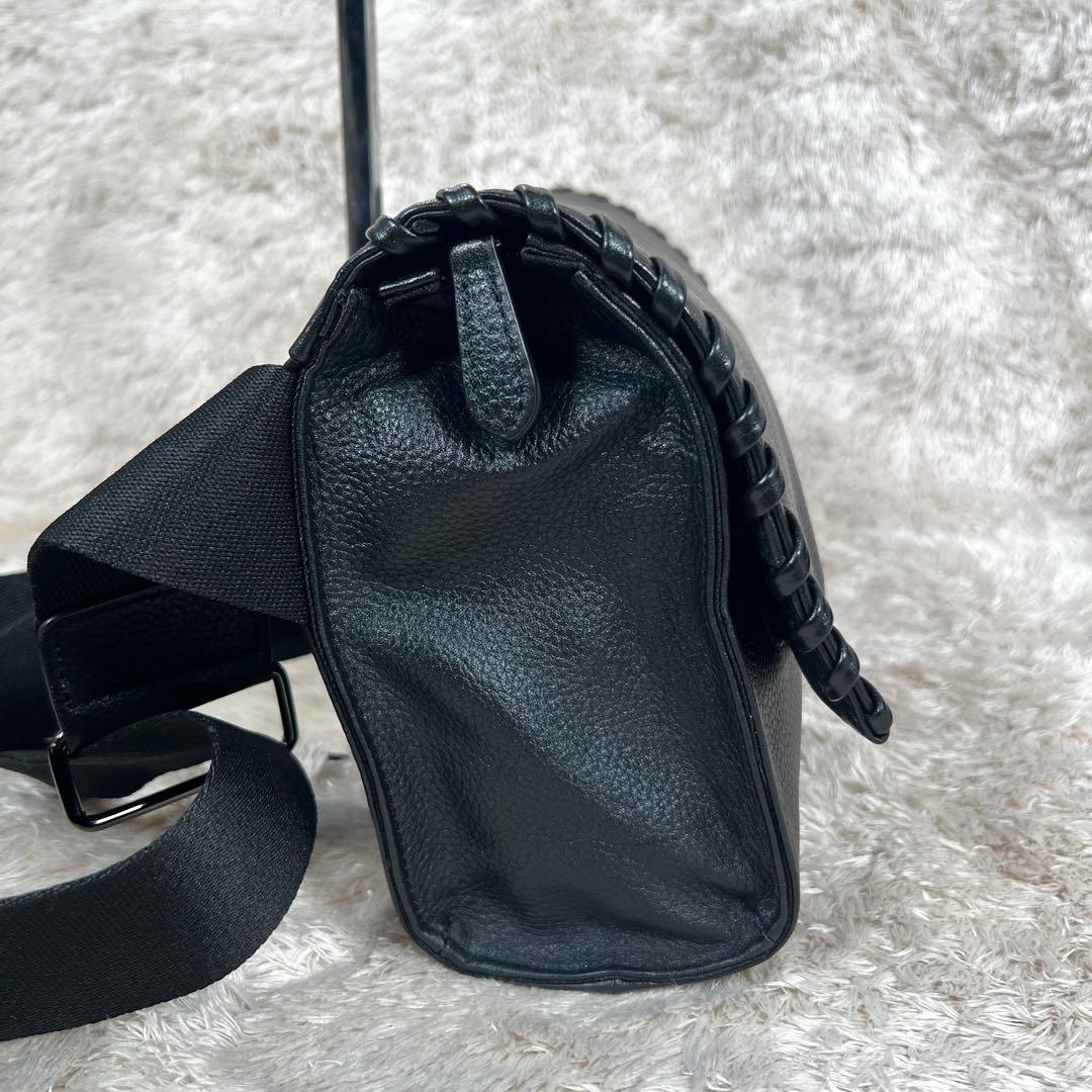 極美品✨　イアパピヨネ　ワイドテープショルダーバッグ　黒　ブラック