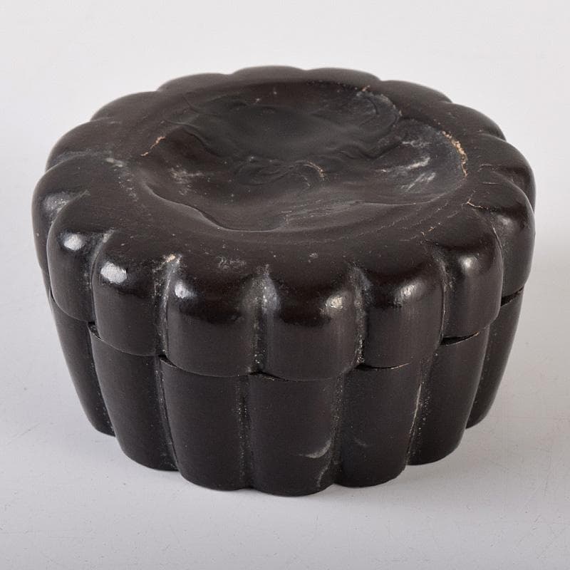 茶道具　竹製　黒塗　蟹文　菊形香合　松尾不俊斎花押　時代箱付　V　R8264