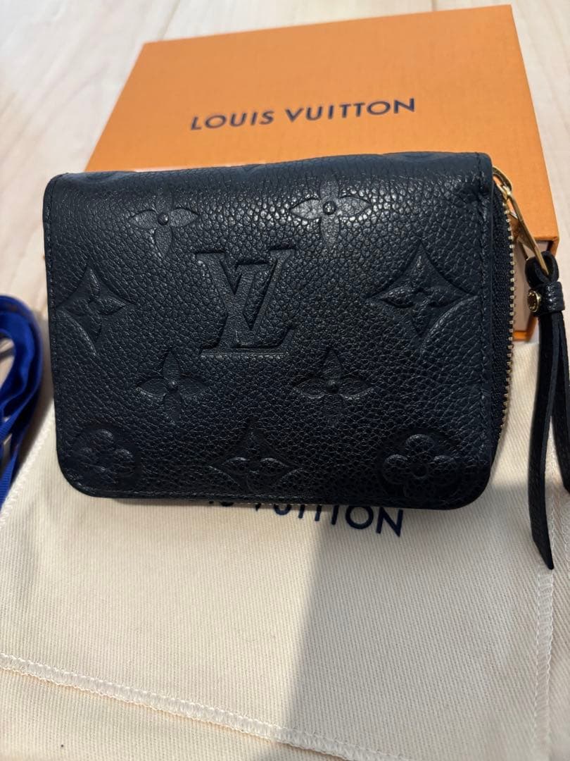LOUIS VUITTON ジッピーパースモノグラムアンプラント