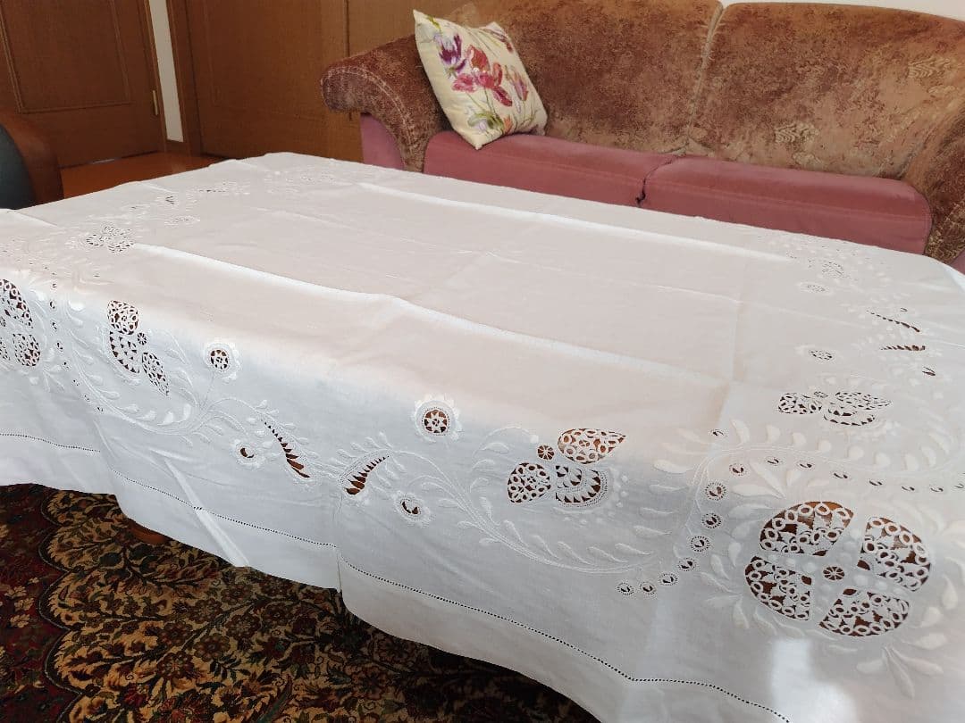 刺繍入りカットワ−クレ−ステーブルクロスビンテージ