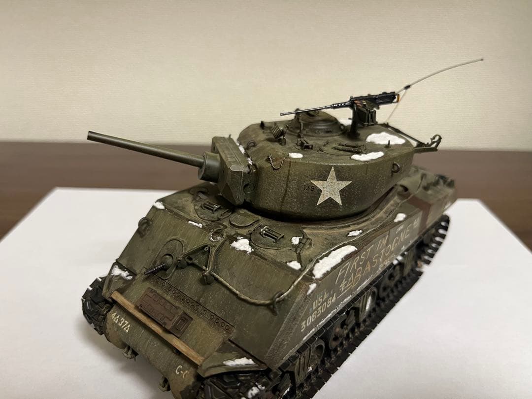 1/35 アメリカ軍　M4A3E2 シャーマン　ジャンボ　完成品