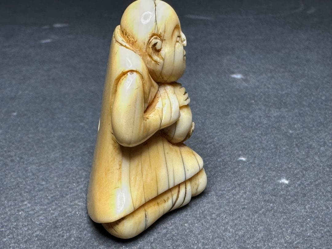 極上 根付 天然素材 アンティーク 骨董 飾り物 古美術品 置物 細密細工