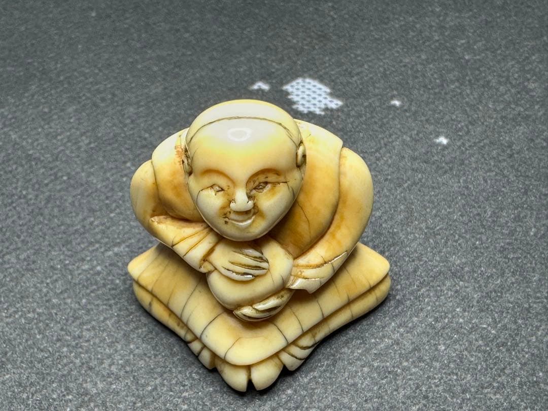 極上 根付 天然素材 アンティーク 骨董 飾り物 古美術品 置物 細密細工