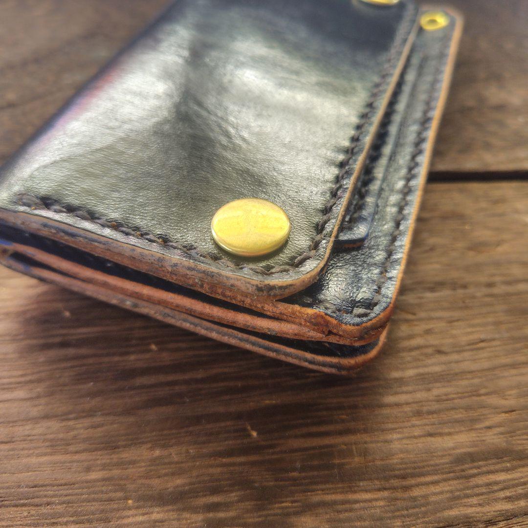 ミドルサイズ トラッカーウォレット 黒＆ネイビー 桜