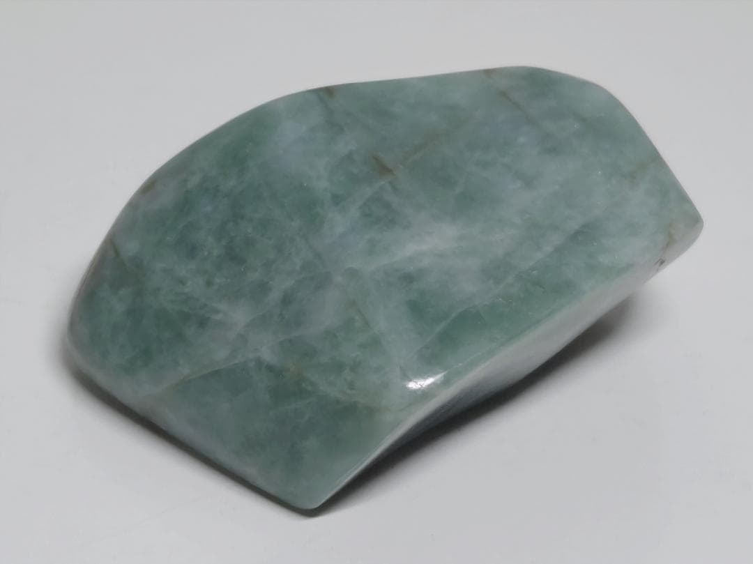 淡緑 177g 翡翠 ヒスイ 原石 鉱物 鉱石 鑑賞石 自然石 誕生石 水石