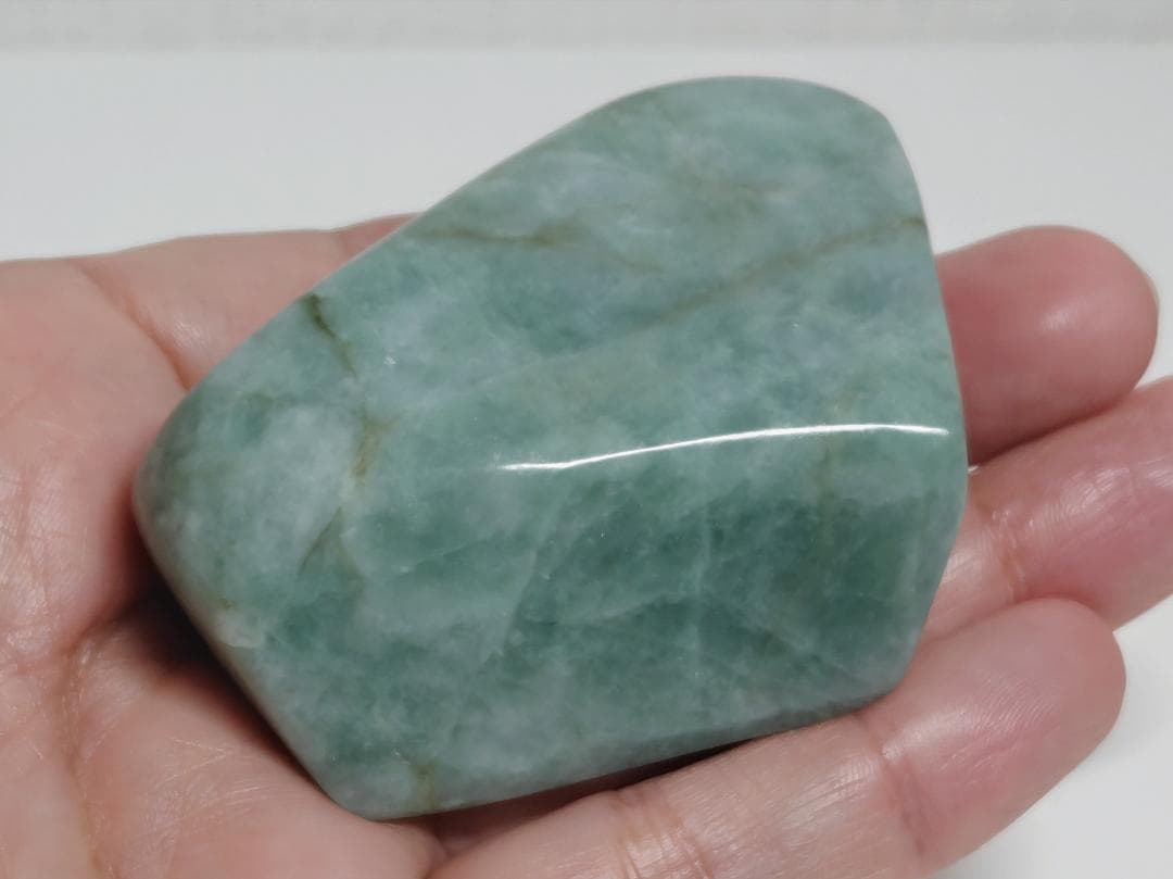 淡緑 177g 翡翠 ヒスイ 原石 鉱物 鉱石 鑑賞石 自然石 誕生石 水石