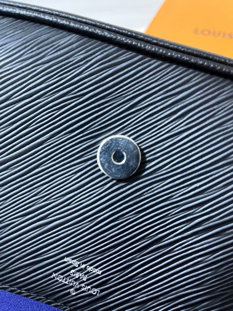 【まるまる】Louis Vuitton ショルダーバッグエピレザー ビュシ