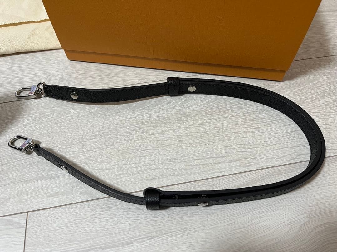 【まるまる】Louis Vuitton ショルダーバッグエピレザー ビュシ