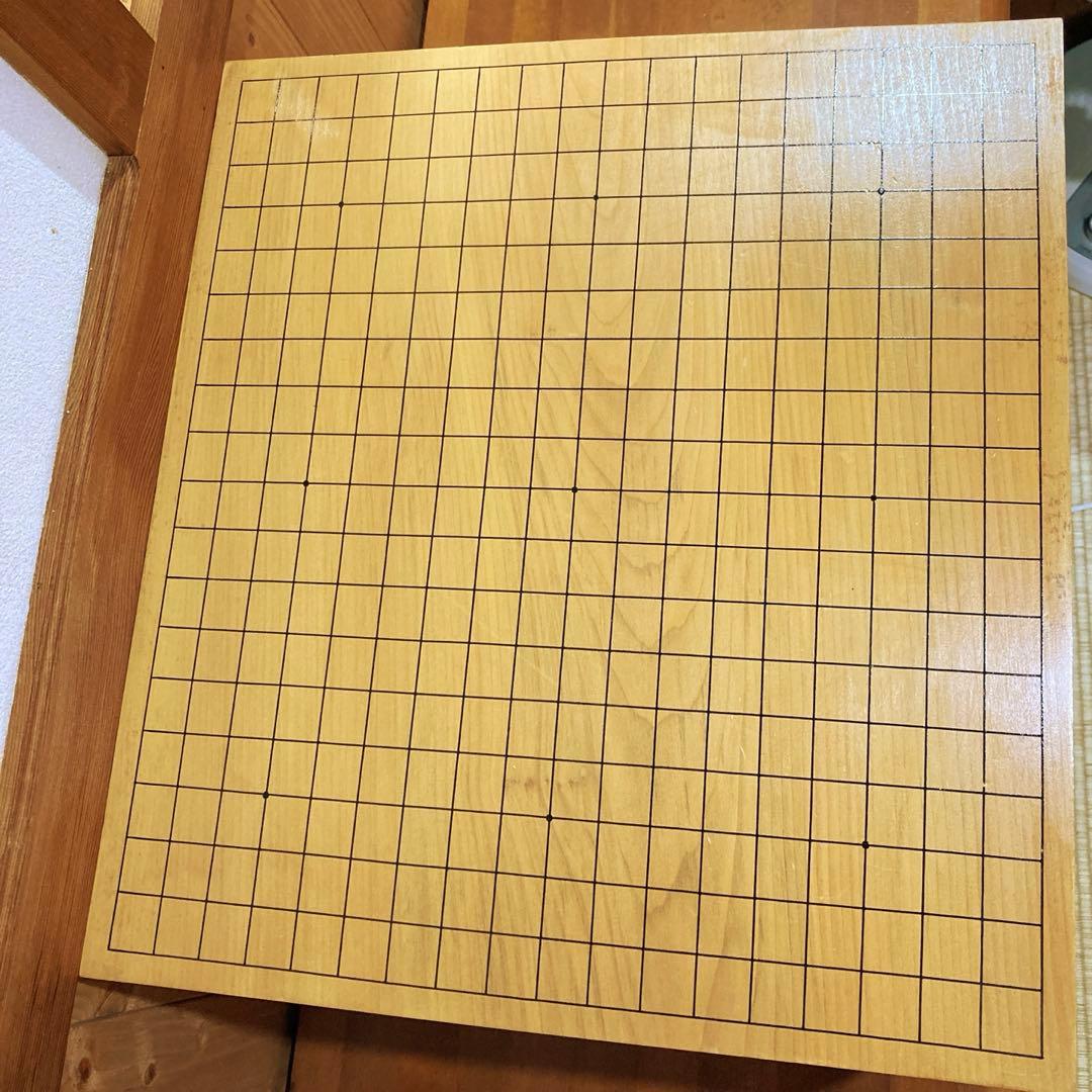 ［高級］日本の木製囲碁盤45×41センチ　足付き　へそあり