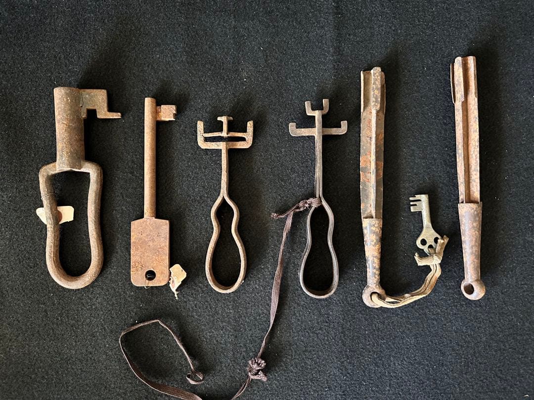 土蔵鍵箱 蔵の鍵 蔵戸鍵 七点まとめて 鉄鍵 和