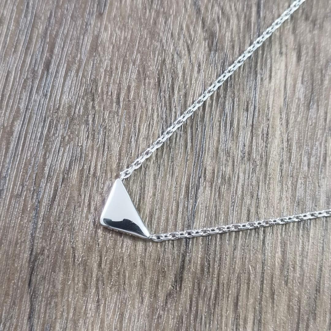 プラダ ペンダントネックレス トライアングル ロゴ K18(Au750)PRADA